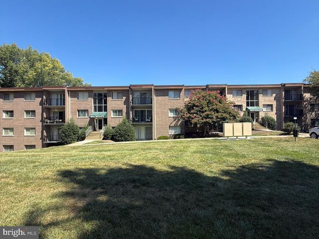 1602 RENATE DR #302, Woodbridge, VA 22192