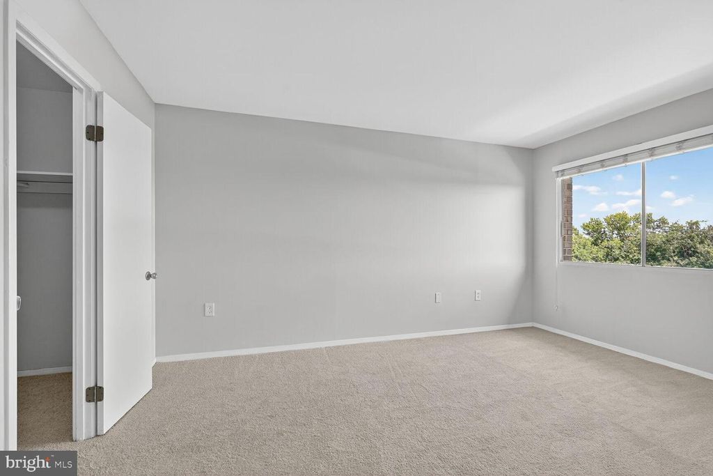 1602 RENATE DR #302, Woodbridge, VA 22192