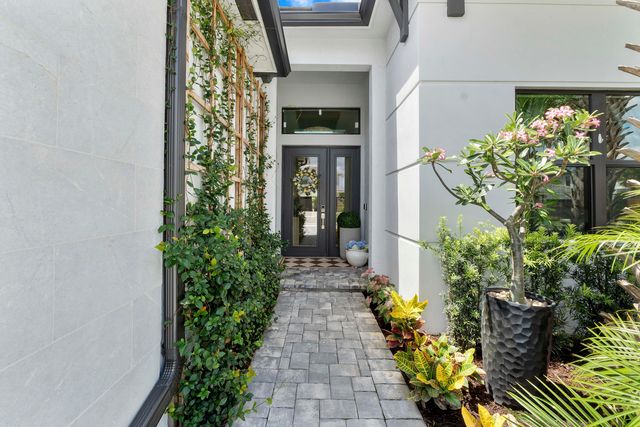 12511 Solana Bay Circle, Palm Beach Gardens, FL 33412
