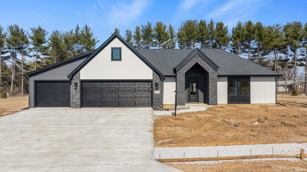 366 Keltic Pines Boulevard, Huntertown, IN 46748