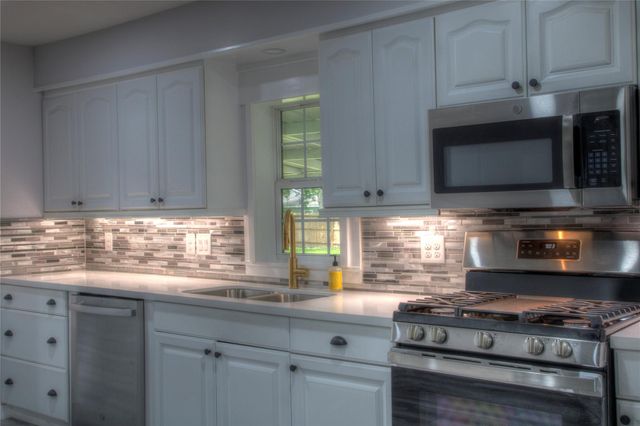 415 Perkins Avenue, League City, TX 77573