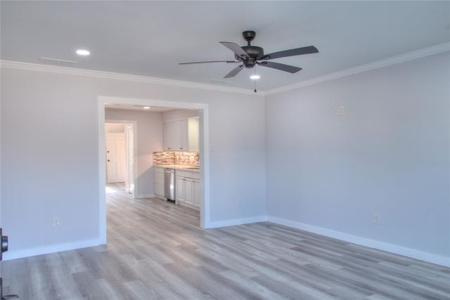 415 Perkins Avenue, League City, TX 77573