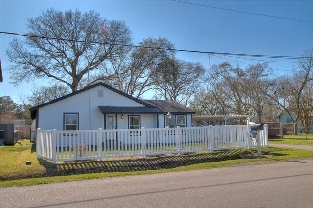 415 Perkins Avenue, League City, TX 77573