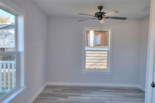 415 Perkins Avenue, League City, TX 77573