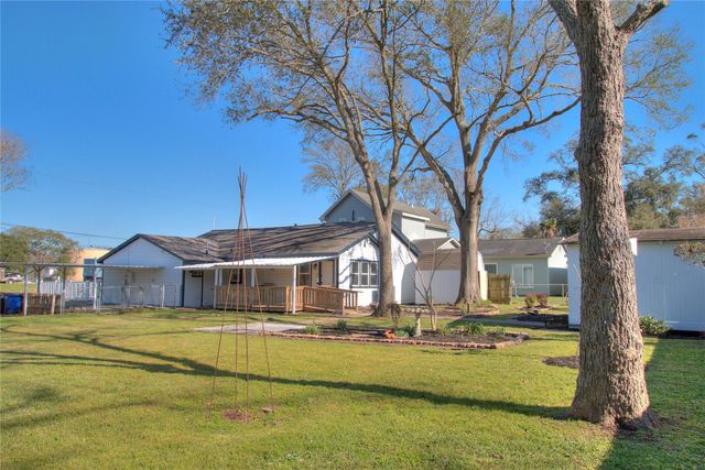 415 Perkins Avenue, League City, TX 77573