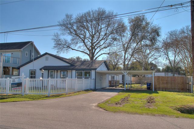 415 Perkins Avenue, League City, TX 77573