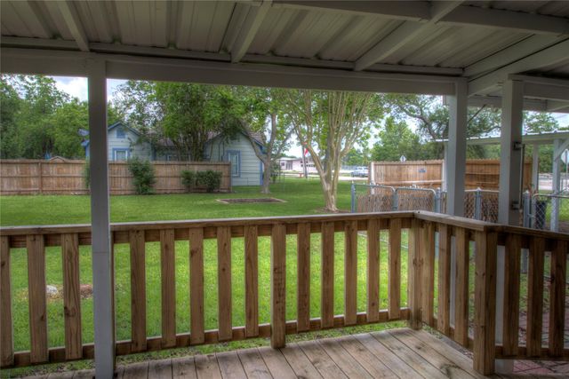 415 Perkins Avenue, League City, TX 77573