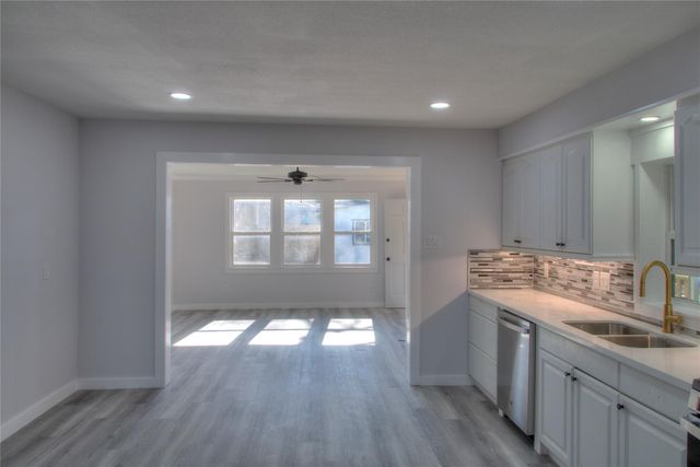 415 Perkins Avenue, League City, TX 77573
