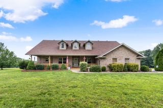 106 Finch Drive, Strafford, MO 65757