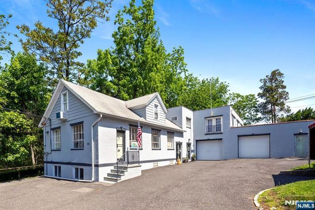 40 Essex, Rochelle Park, NJ 07662
