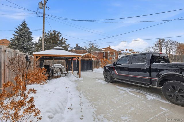 7098 Lafayette Boulevard, Detroit, MI 48209