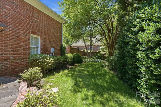 212 Hawthorne Park Avenue, Belmont, NC 28012