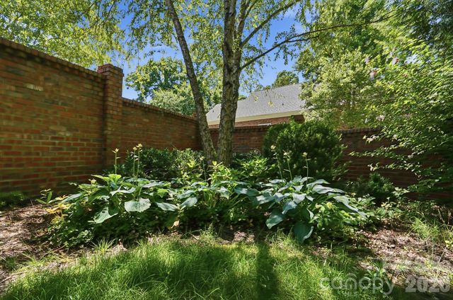 212 Hawthorne Park Avenue, Belmont, NC 28012