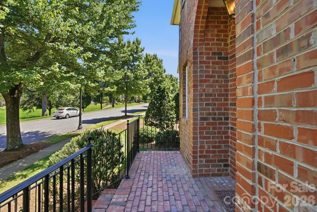 212 Hawthorne Park Avenue, Belmont, NC 28012