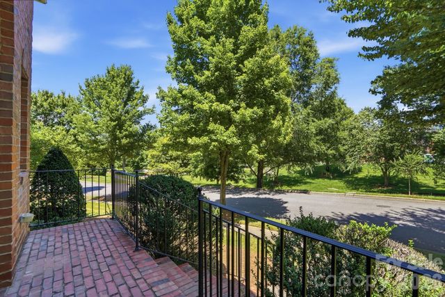212 Hawthorne Park Avenue, Belmont, NC 28012