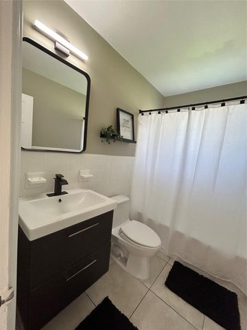 1597 SE 5th Street, Deerfield Beach, FL 33441