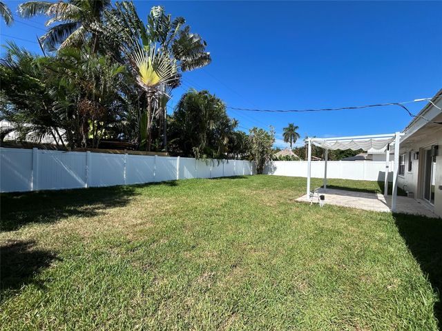 1597 SE 5th Street, Deerfield Beach, FL 33441