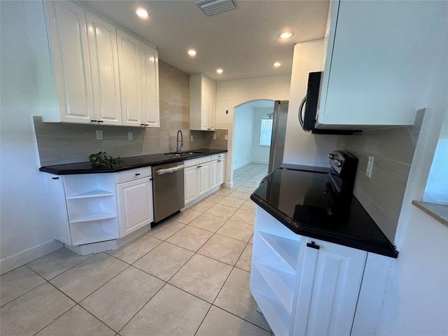 1597 SE 5th Street, Deerfield Beach, FL 33441