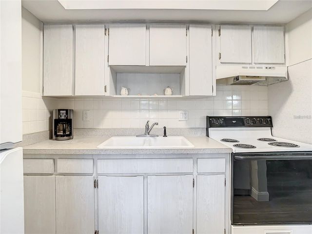 841 PATRICIA AVENUE 103, Dunedin, FL 34698