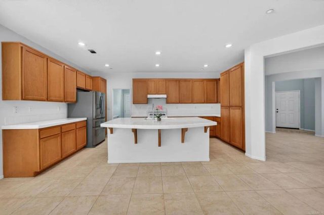 10254 Spruce Woodlands Way, Escondido, CA 92026