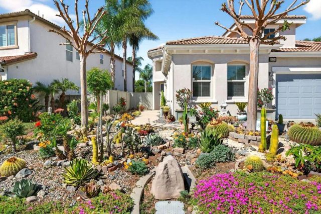 10254 Spruce Woodlands Way, Escondido, CA 92026