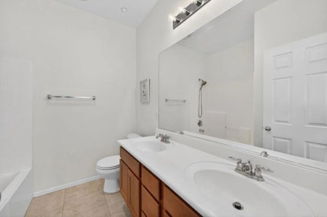 10254 Spruce Woodlands Way, Escondido, CA 92026