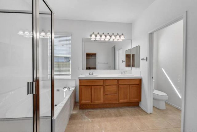 10254 Spruce Woodlands Way, Escondido, CA 92026