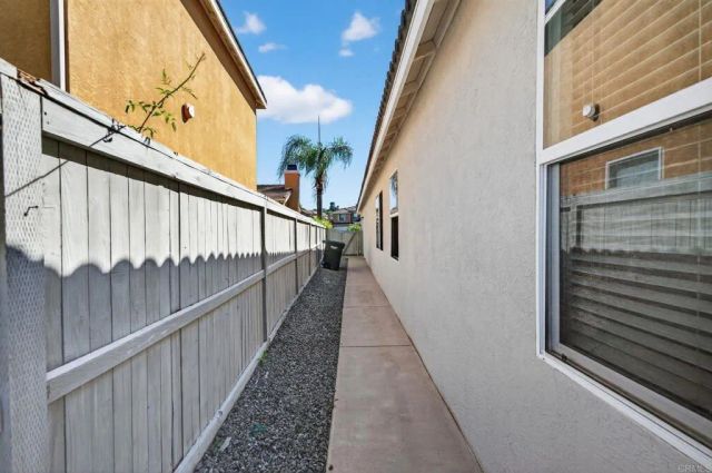 10254 Spruce Woodlands Way, Escondido, CA 92026