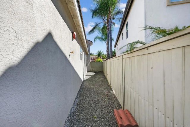 10254 Spruce Woodlands Way, Escondido, CA 92026