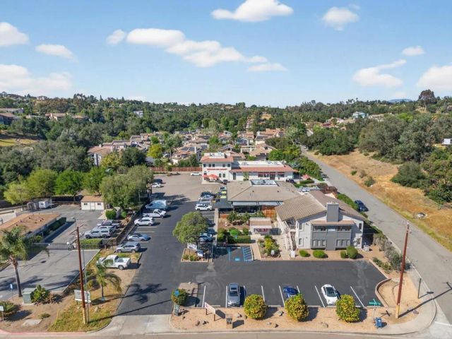 10254 Spruce Woodlands Way, Escondido, CA 92026