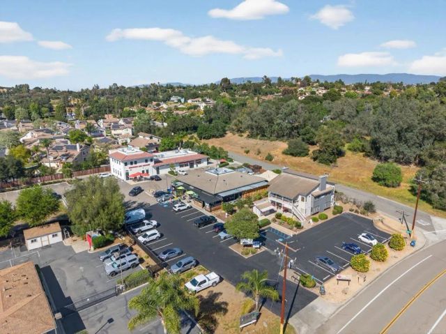 10254 Spruce Woodlands Way, Escondido, CA 92026