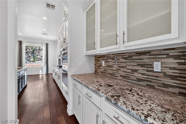 72 Rezzonico Drive, Henderson, NV 89011