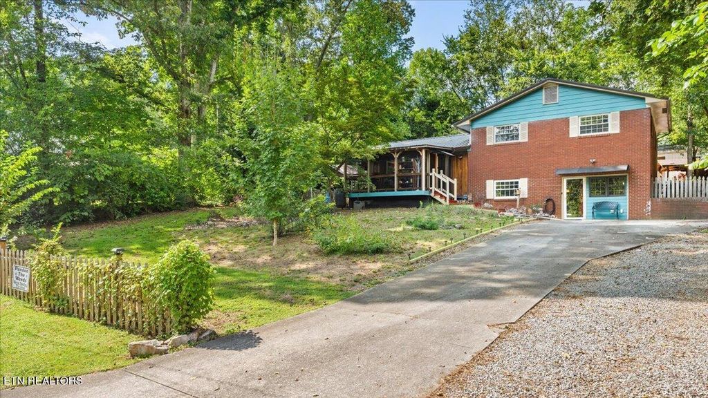 1621 Lisa Drive, Maryville, TN 37803