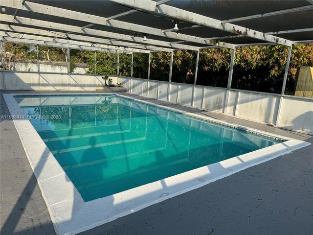 1121 NE 199th St 0, Miami, FL 33179