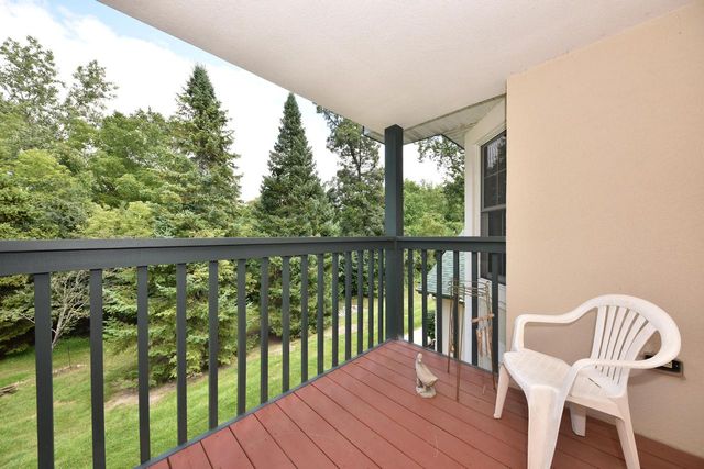 10258 W Deerwood LANE, Franklin, WI 53132
