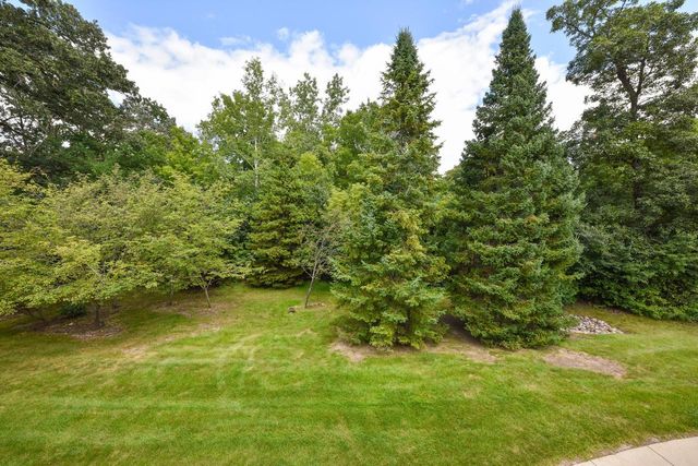 10258 W Deerwood LANE, Franklin, WI 53132