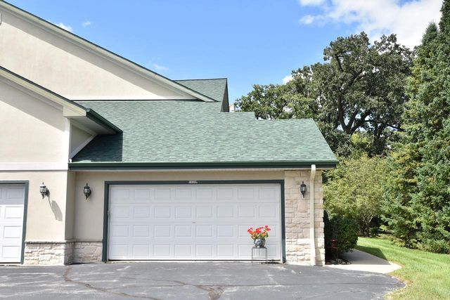 10258 W Deerwood LANE, Franklin, WI 53132