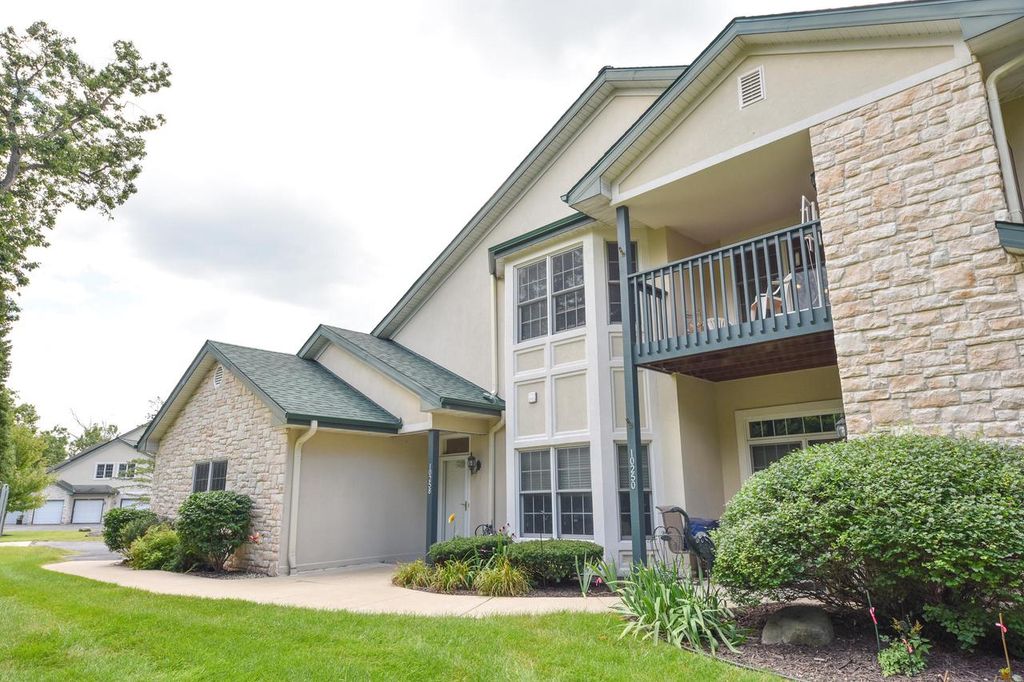 10258 W Deerwood LANE, Franklin, WI 53132