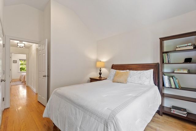 11 Brookford St, Cambridge, MA 02140