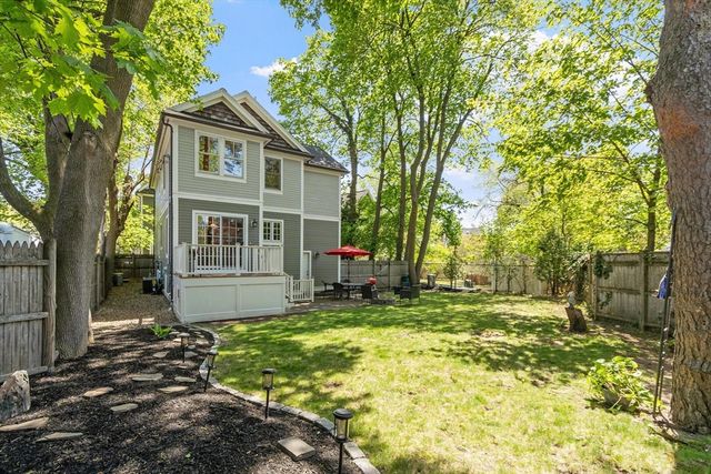 11 Brookford St, Cambridge, MA 02140