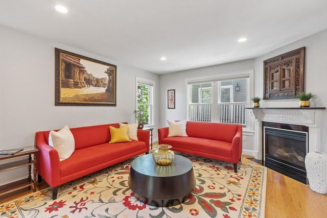11 Brookford St, Cambridge, MA 02140