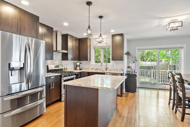 11 Brookford St, Cambridge, MA 02140