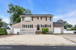 20 E Lakewood Avenue, Ocean Gate, NJ 08740