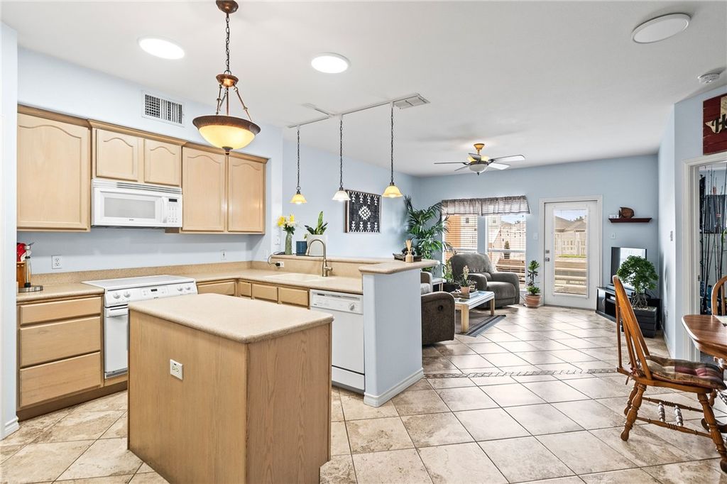 15429 Salt Cay Ct B, Corpus Christi, TX 78418 — photo 5
