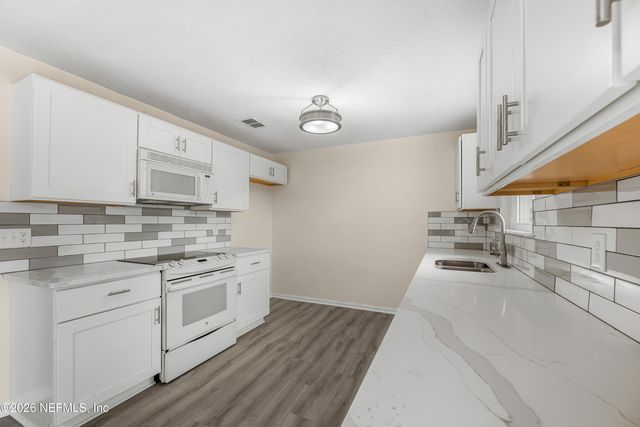 2427 OLSON Lane, Jacksonville, FL 32210