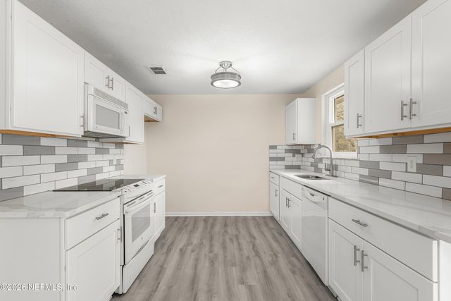 2427 OLSON Lane, Jacksonville, FL 32210