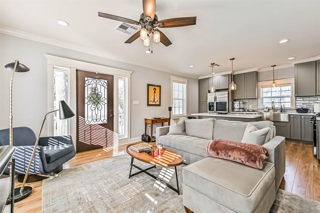 5315 Avenue R, Galveston, TX 77551