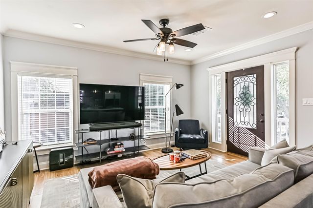 5315 Avenue R, Galveston, TX 77551