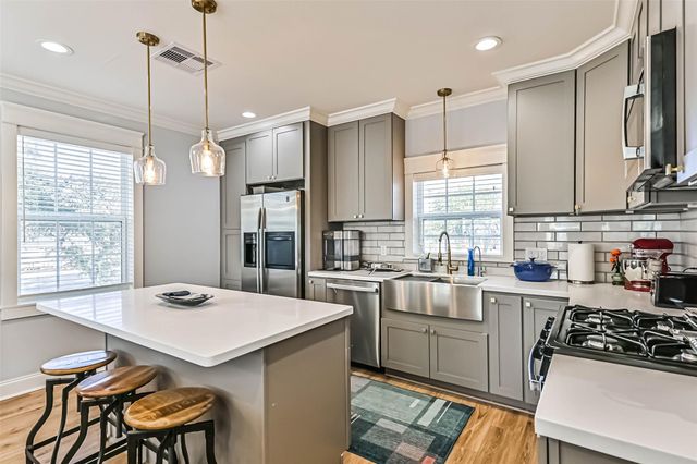 5315 Avenue R, Galveston, TX 77551