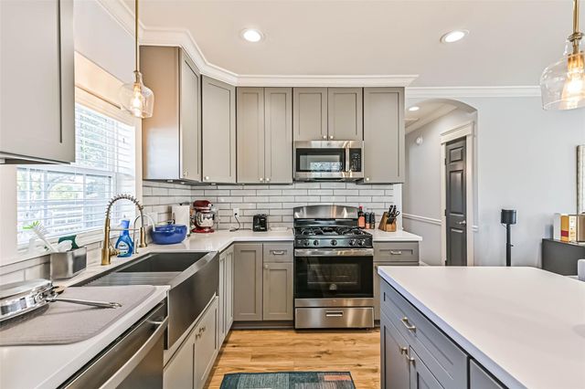 5315 Avenue R, Galveston, TX 77551